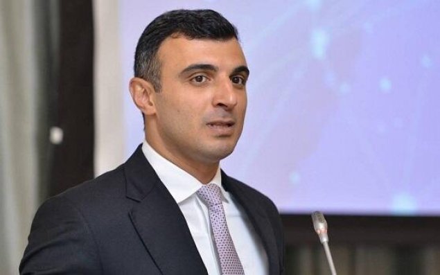 Baş bankirdən maaş alanlara müjdə