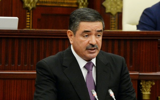 General Milli Məclisdə hesabat verir