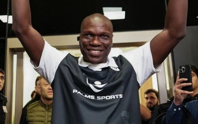 Abubakar “Neftçi”ni bu kluba dəyişir