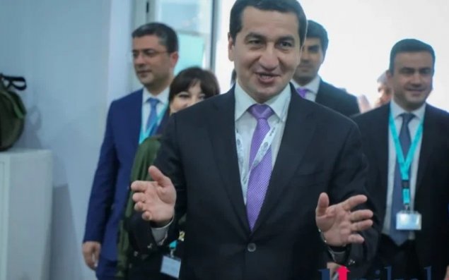Hikmət Hacıyev jurnalistlərə təşəkkür etdi – FOTO