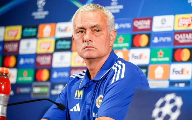 Mourinyo 6 futbolçunu 