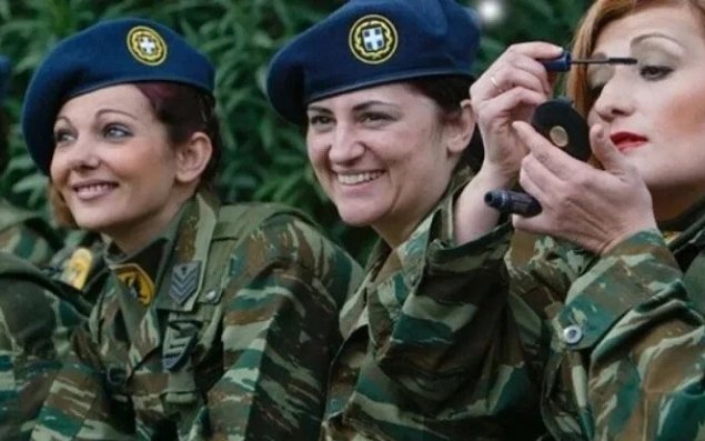 Bu ölkədə də qadınlar orduda xidmət edəcək