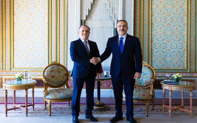 Ceyhun Bayramov Hakan Fidanla görüşüb