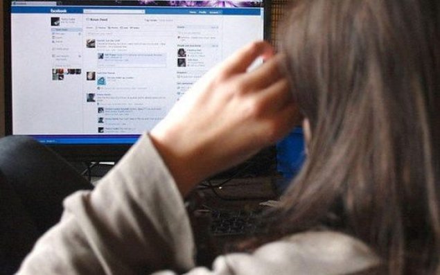 Sosial şəbəkələrlə bağlı qanun layihəsi ilk oxunuşda qəbul edildi