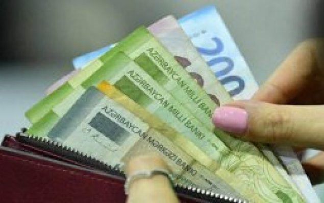 Müəllimlərin orta aylıq maaşı 1145 manat oldu