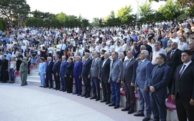 Xətai rayonunda Xalq şairi Sabir Rüstəmxanlının 80 illik yubileyinə həsr olunmuş təntənəli tədbir keçirilib + FOTOLAR