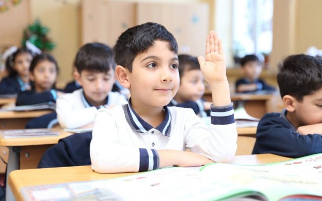 Azərbaycanda şagirdlərin sayı açıqlanıb