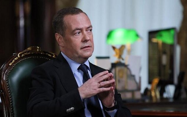 Dmitri Medvedev Ermənistanı hədələdi
