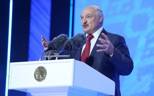 Lukaşenko 32 nəfəri əfv edib