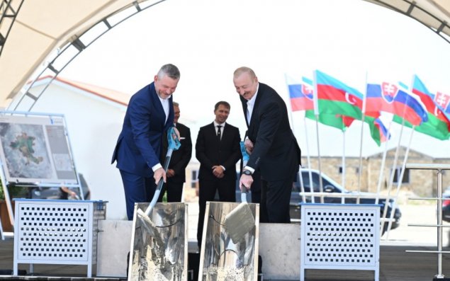 Azərbaycan və Slovakiya prezidentləri Ağdamın Baş Qərvənd kəndində görülən işlərlə tanış olublar, məktəbin təməli qoyulub - FOTO