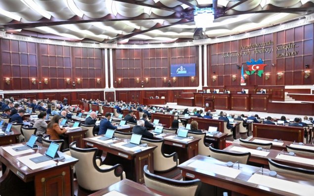 Milli Məclisin növbədənkənar sessiyasının son iclası başlayıb