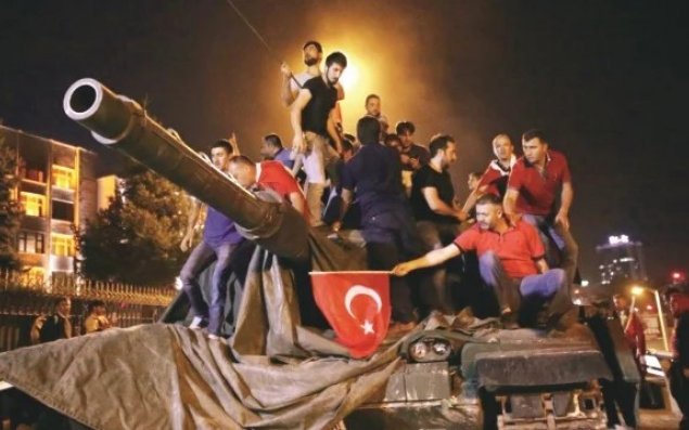 Türkiyədəki o dəhşətli gecədən 10 il keçdi