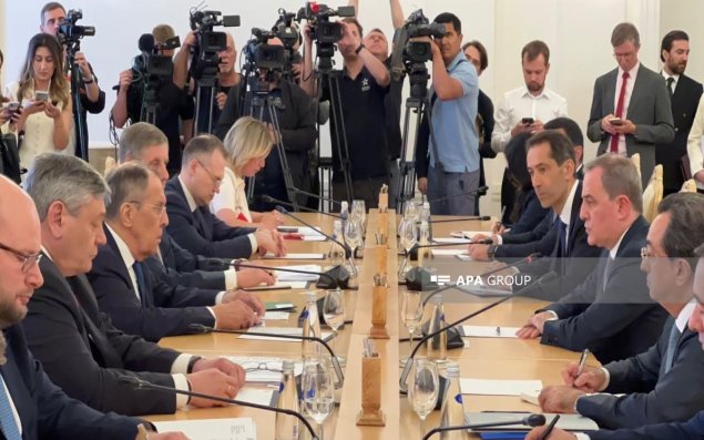 Ceyhun Bayramov və Lavrov Cənubi Qafqazdakı vəziyyəti müzakirə edib