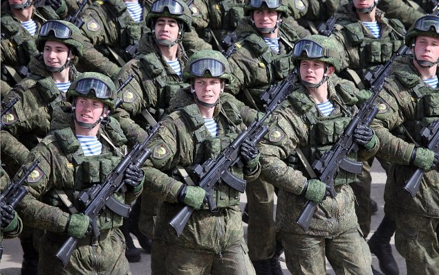 Putin Rusiya ordusunun sayını yenidən artırdı