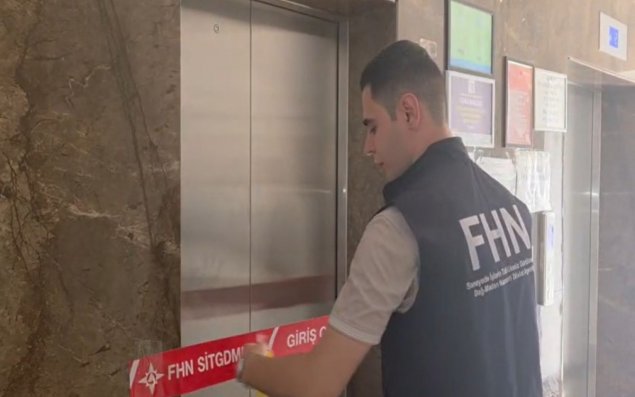 Bakıda yaşayış binasında liftin fəaliyyəti dayandırıldı - VİDEO