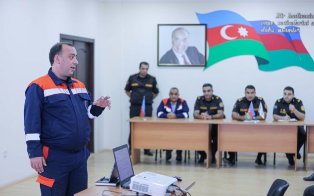 Balaxanı neftçiləri və FHN əməkdaşları yanğından mühafizə üzrə birgə profilaktik seminarlar keçirirlər