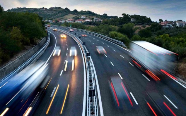Azərbaycanda avtobus və taksi ilə daşınan sərnişinlərin sayı artıb