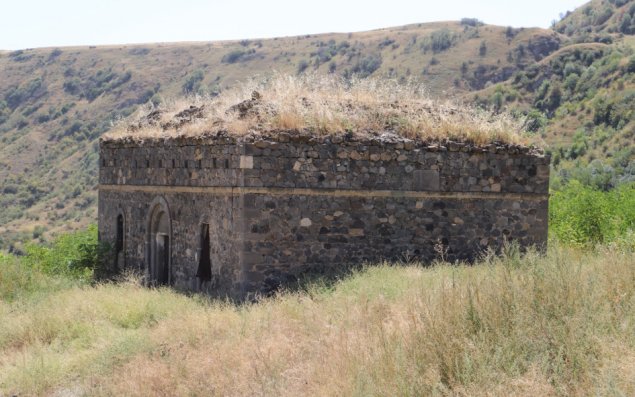 Azad edilmiş ərazilərdə 99 tarixi abidə ilə bağlı qərar verildi