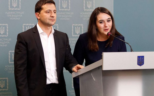 Zelenski keçmiş mətbuat katibinə sanksiya tətbiq etdi