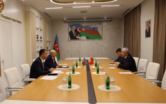 Kəmaləddin Heydərov Qırğız Respublikasının Azərbaycandakı səfiri ilə görüşüb