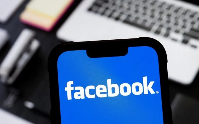Meta Facebook-u dəyişir
