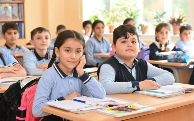 Məktəblərdə vahid geyim qaydaları ilə bağlı bəyanat