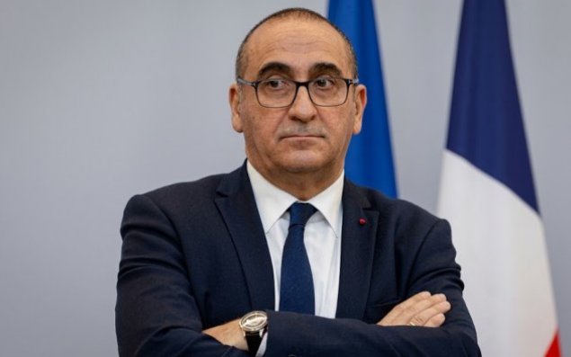Fransanın daxili işlər naziri istefa verdi
