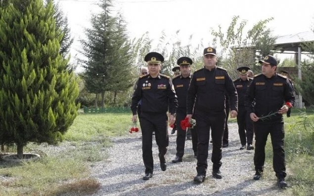Həlak olmuş FHN əməkdaşının ailəsinə medallar təqdim edildi